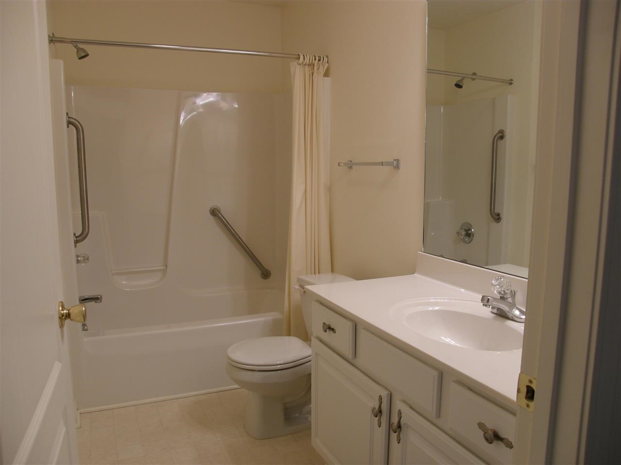4217 Cherry Pointe Dr, South Bend, IN 46628 photo 9