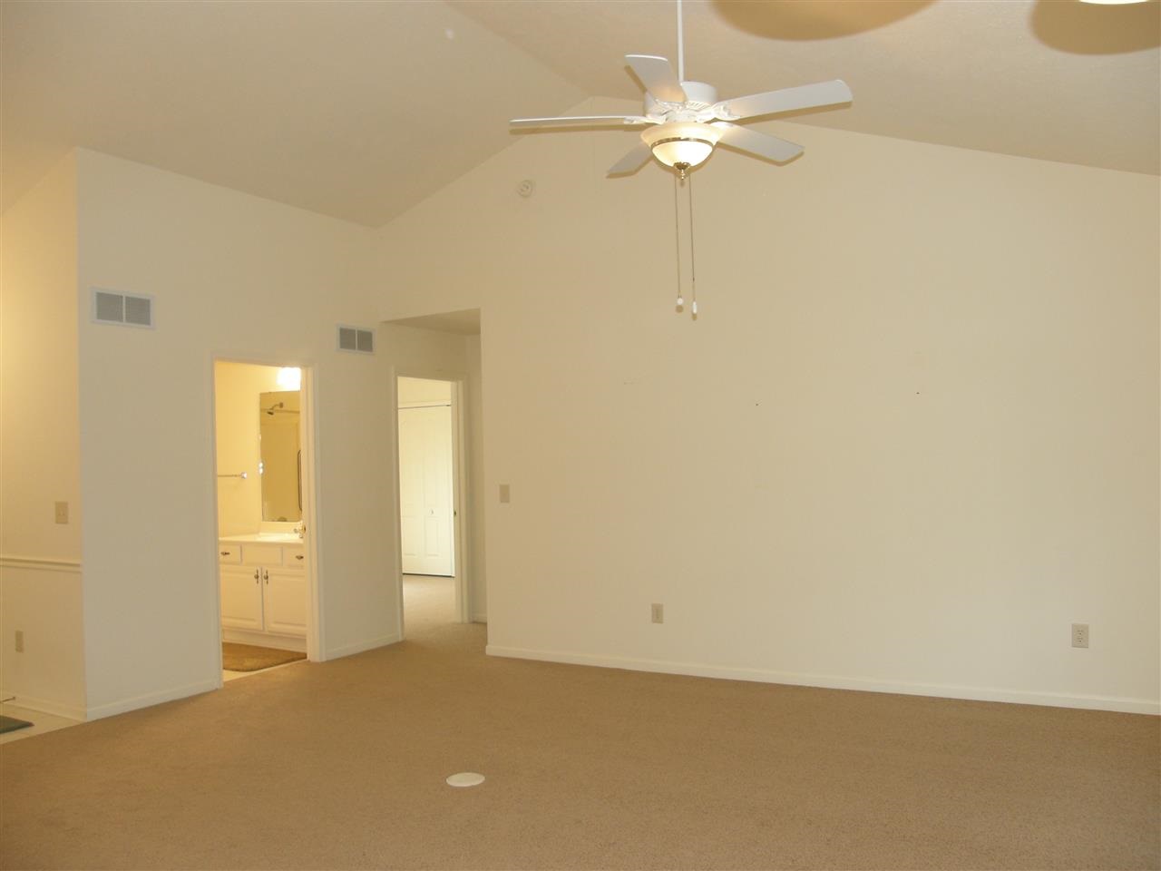 4217 Cherry Pointe Dr, South Bend, IN 46628 photo 3