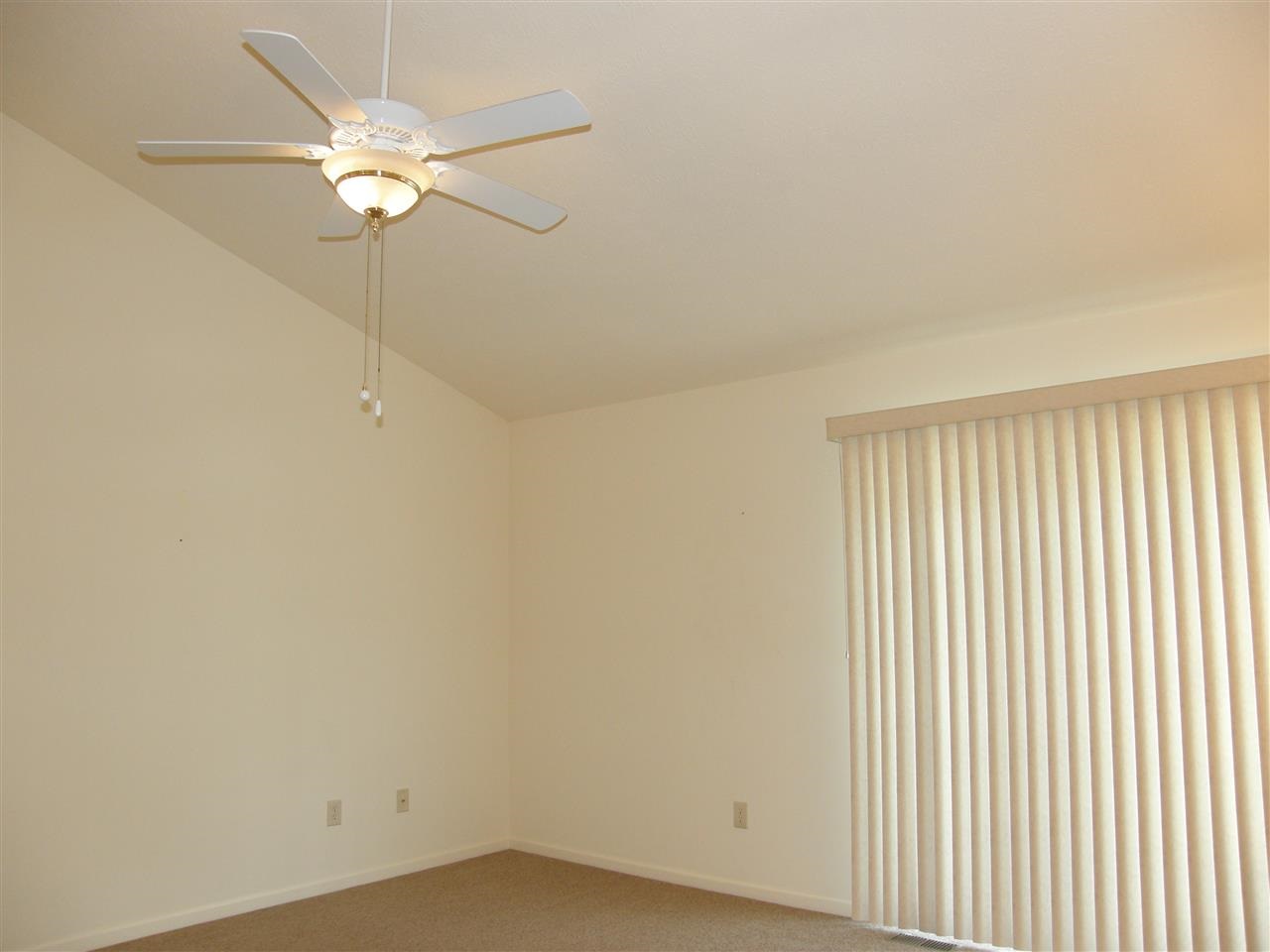 4217 Cherry Pointe Dr, South Bend, IN 46628 photo 2
