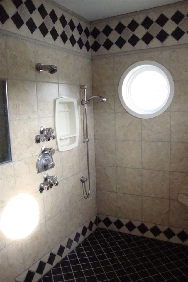 2136 Kettleshill Ct, Evansville, IN 47725 photo 9