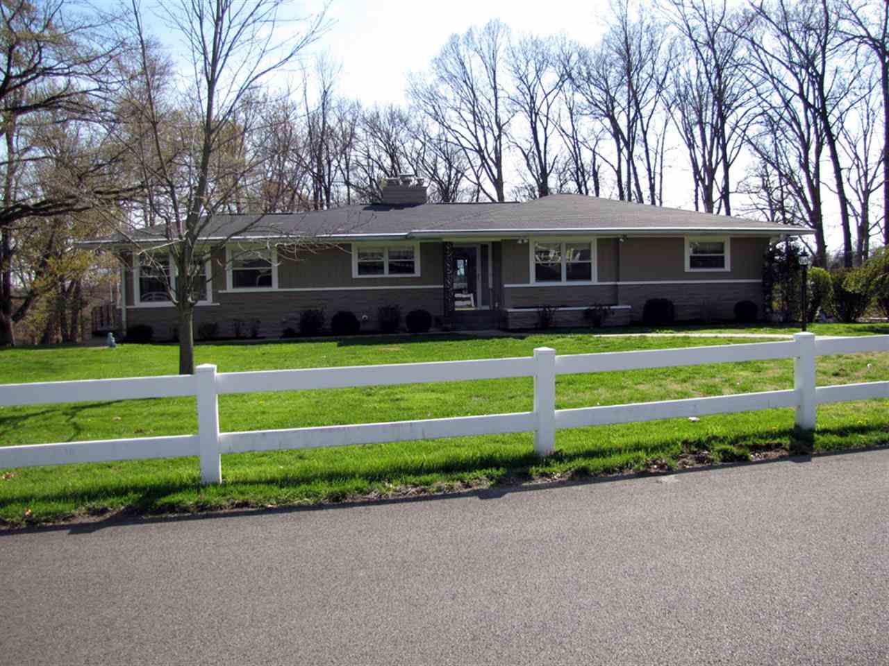 13220 Woodland Ln, Evansville, IN 47725 photo 1