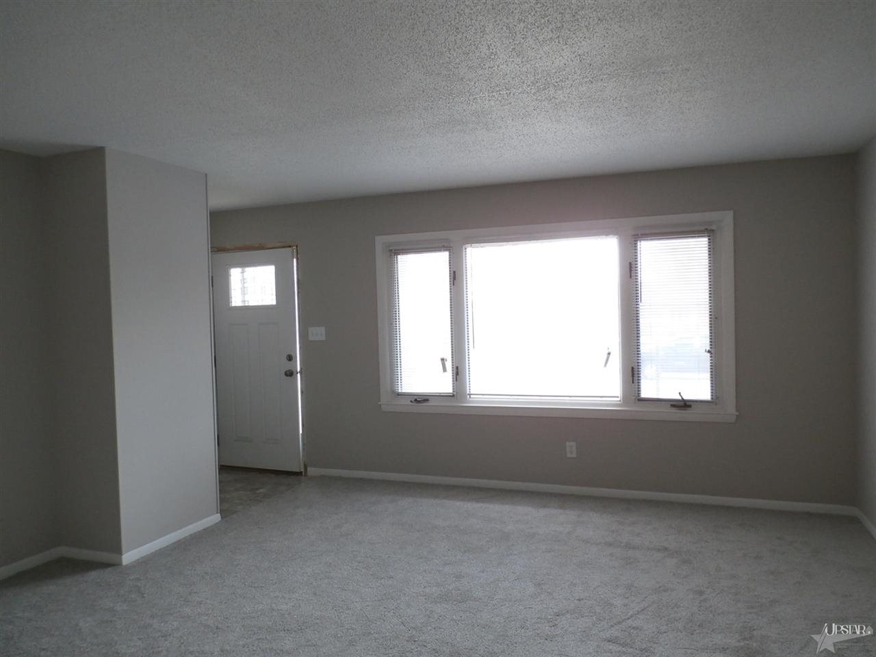 2916 Shalimar Cir, Fort Wayne, IN 46808 photo 9