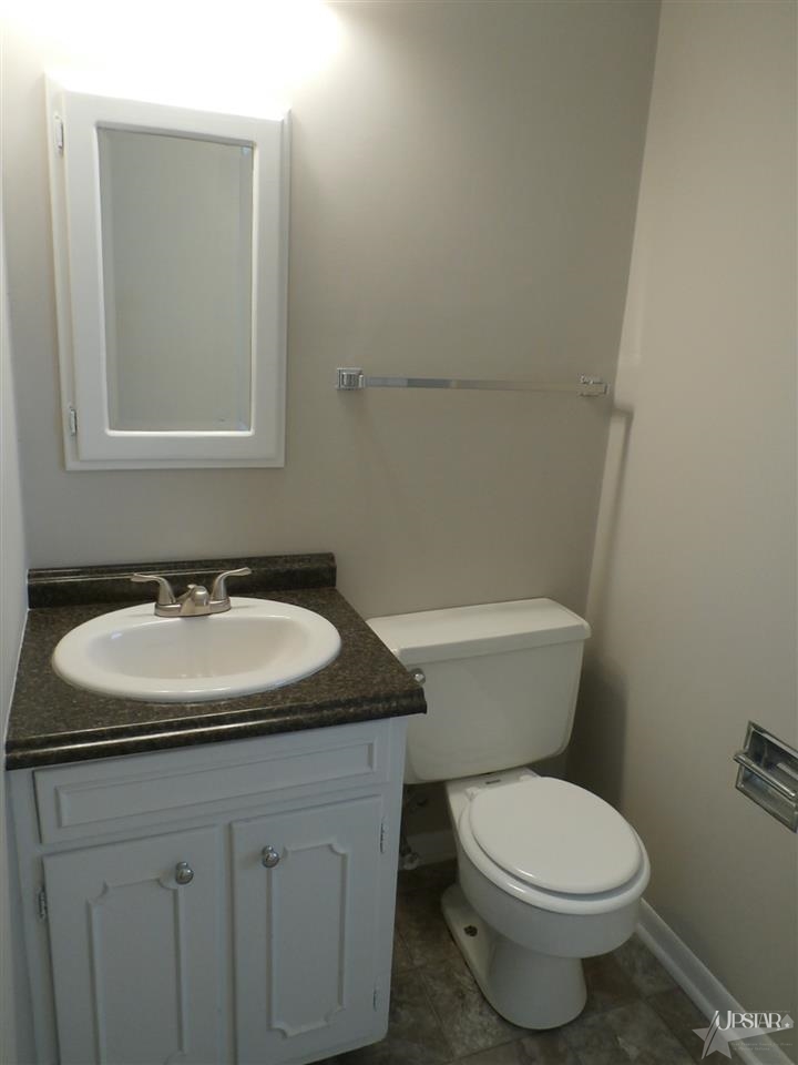 2916 Shalimar Cir, Fort Wayne, IN 46808 photo 5
