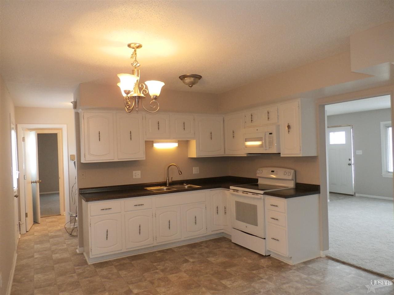 2916 Shalimar Cir, Fort Wayne, IN 46808 photo 6