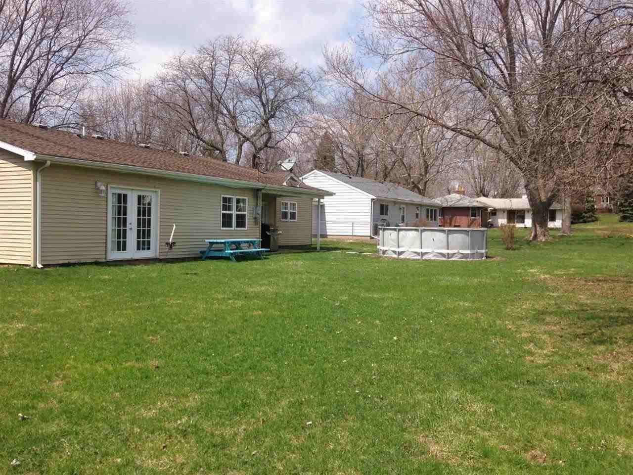 411 S Orchard St, Kendallville, IN 46755 photo 2