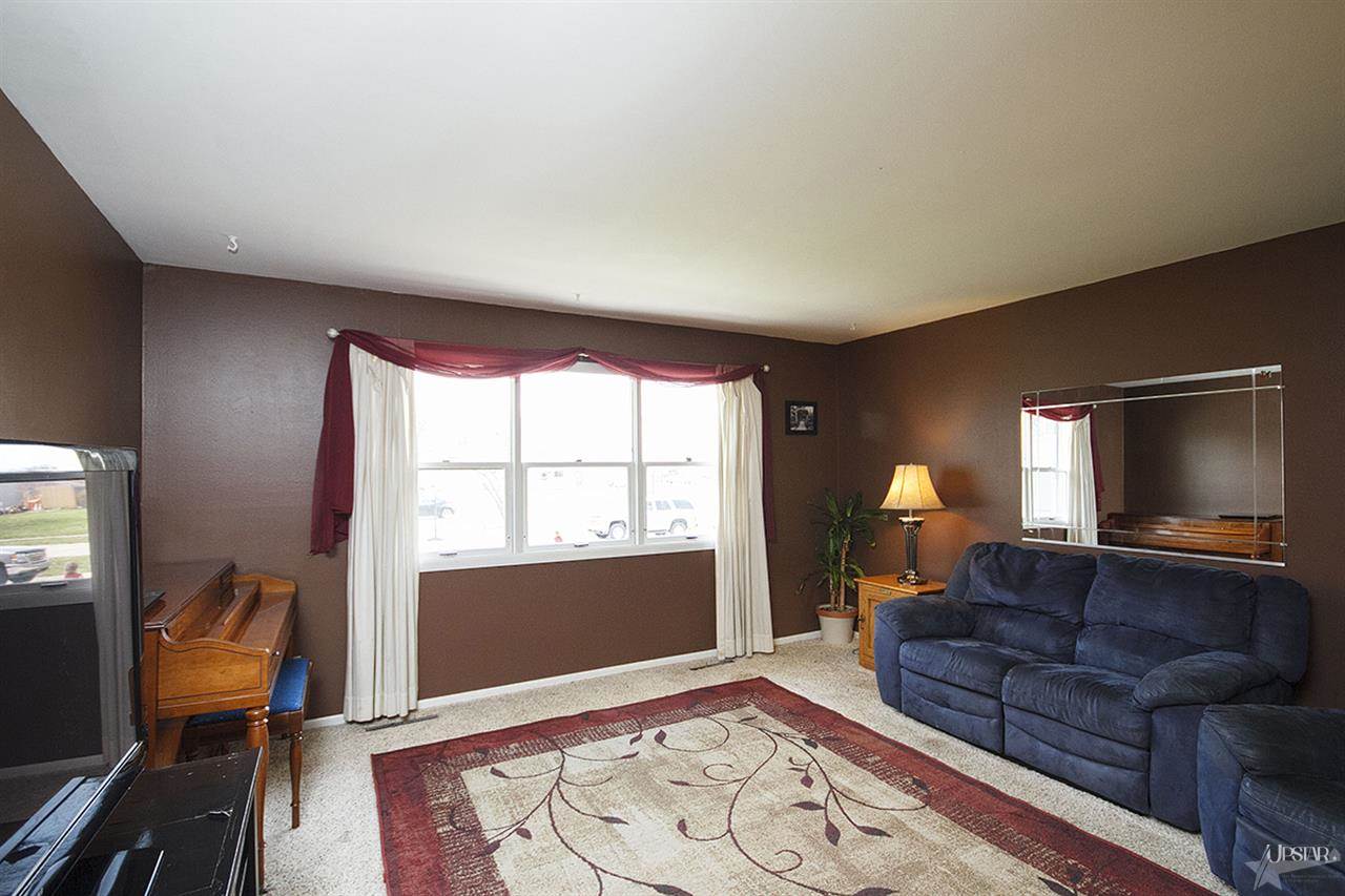 6309 Aragon Dr, Fort Wayne, IN 46818 photo 6