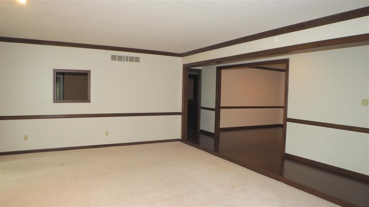 725 Oaktree Ct, Fort Wayne, IN 46845 photo 8