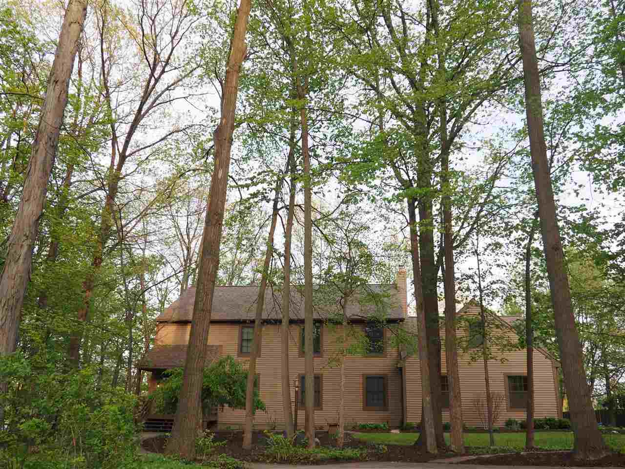 725 Oaktree Ct, Fort Wayne, IN 46845 photo 3
