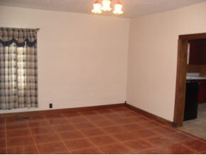 310 N East St, Bremen, IN 46506 photo 3