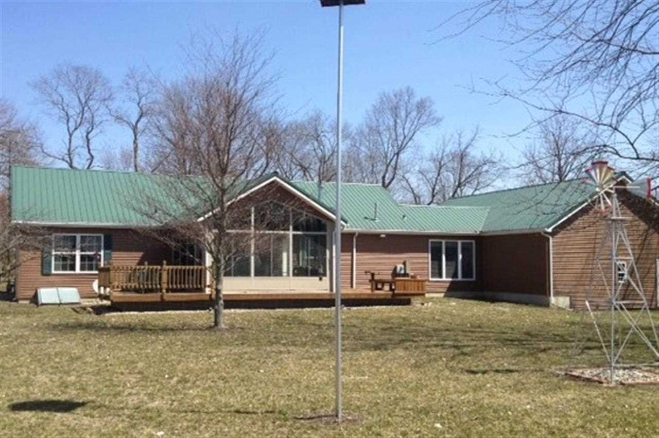 556 Brentwood Dr, Akron, IN 46910 photo 3