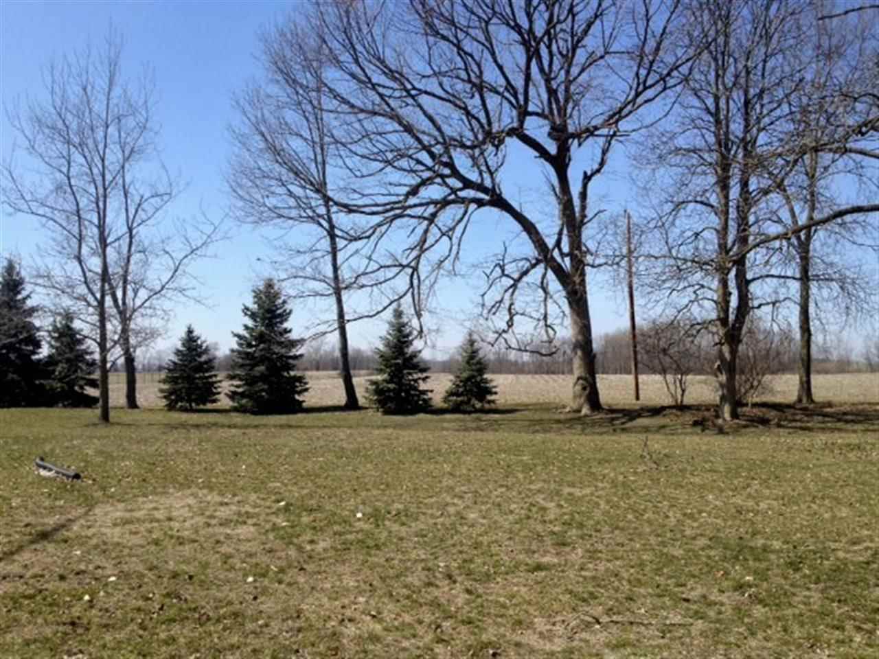 556 Brentwood Dr, Akron, IN 46910 photo 2
