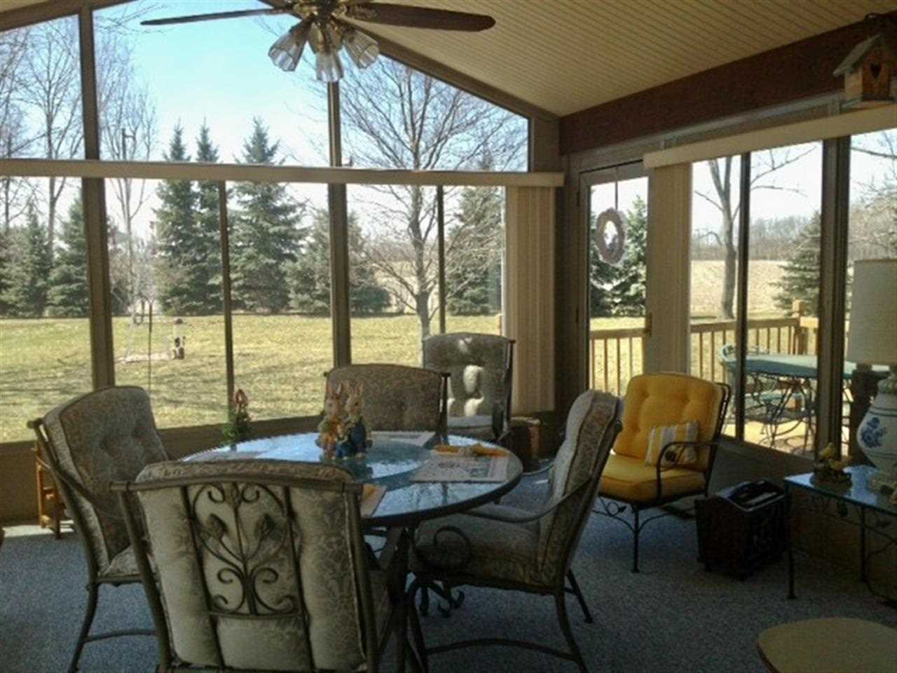 556 Brentwood Dr, Akron, IN 46910 photo 4