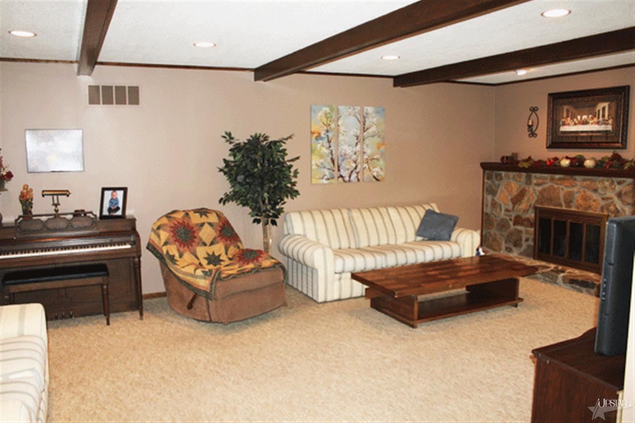 3711 Marchfield Pl, Fort Wayne, IN 46804 photo 5