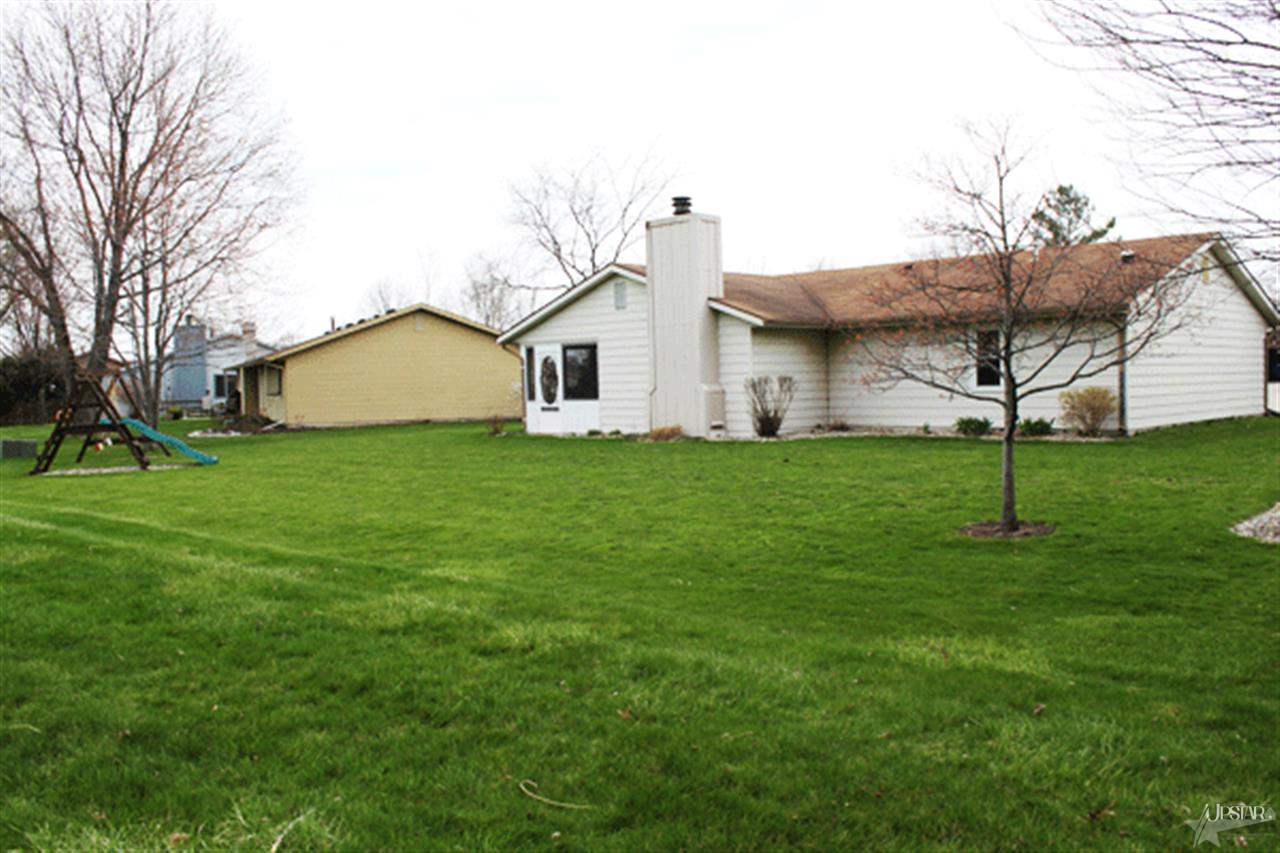 3711 Marchfield Pl, Fort Wayne, IN 46804 photo 2