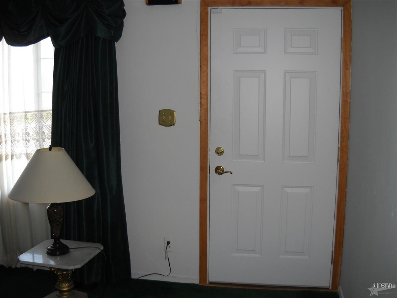 6004 Downingtown Dr, Fort Wayne, IN 46816 photo 3