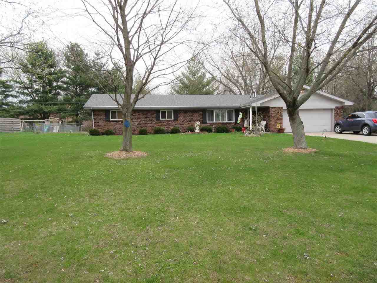 902 Pavalion Dr, Kokomo, IN 46901 photo 1