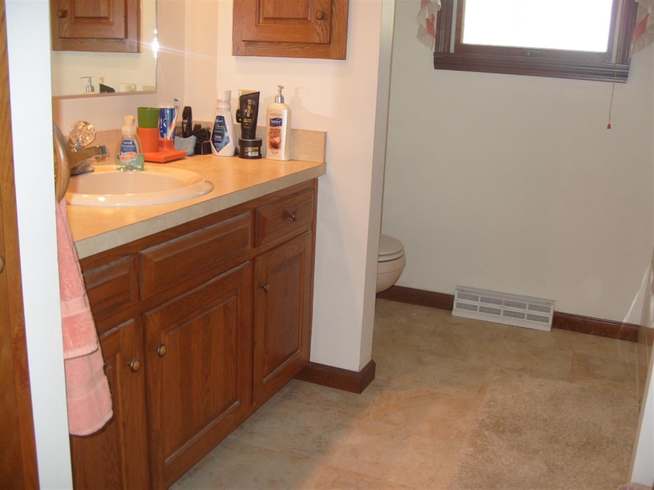 456 Miami Dr, Nappanee, IN 46550 photo 4
