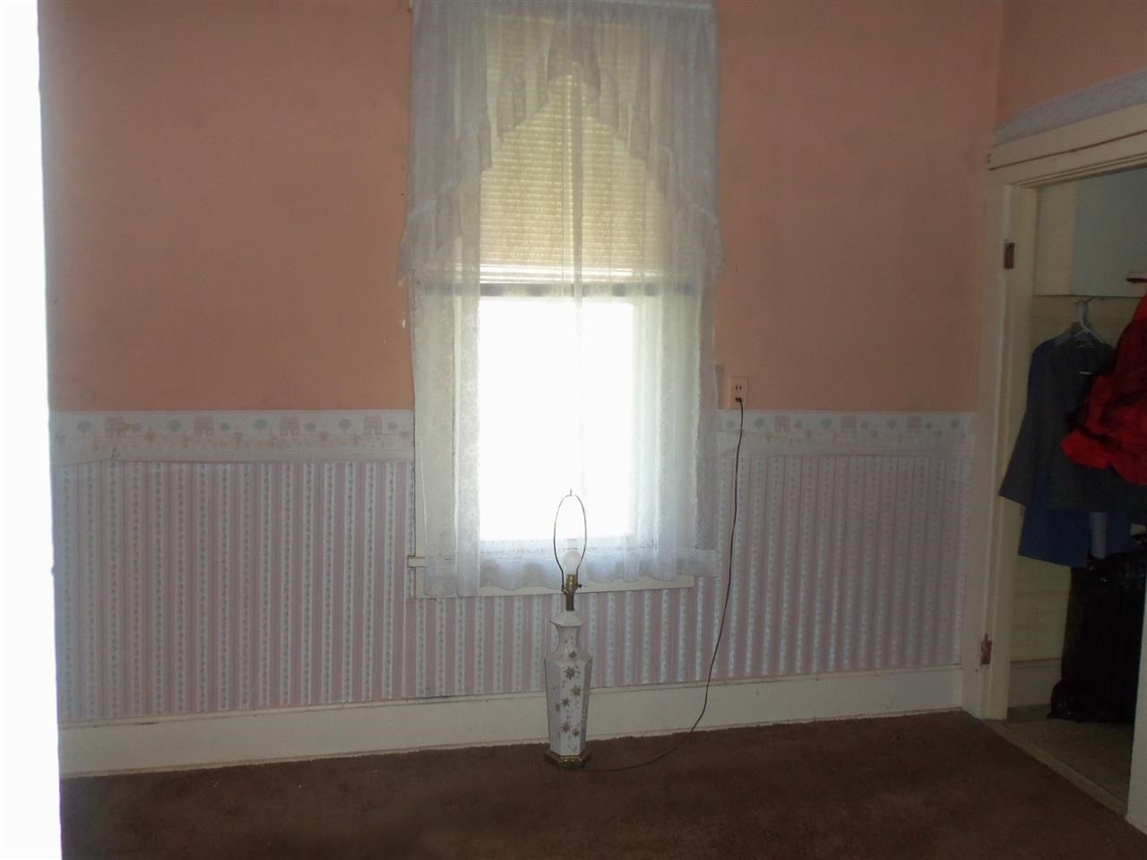 513 W 3rd St, Peru, IN 46970 photo 8