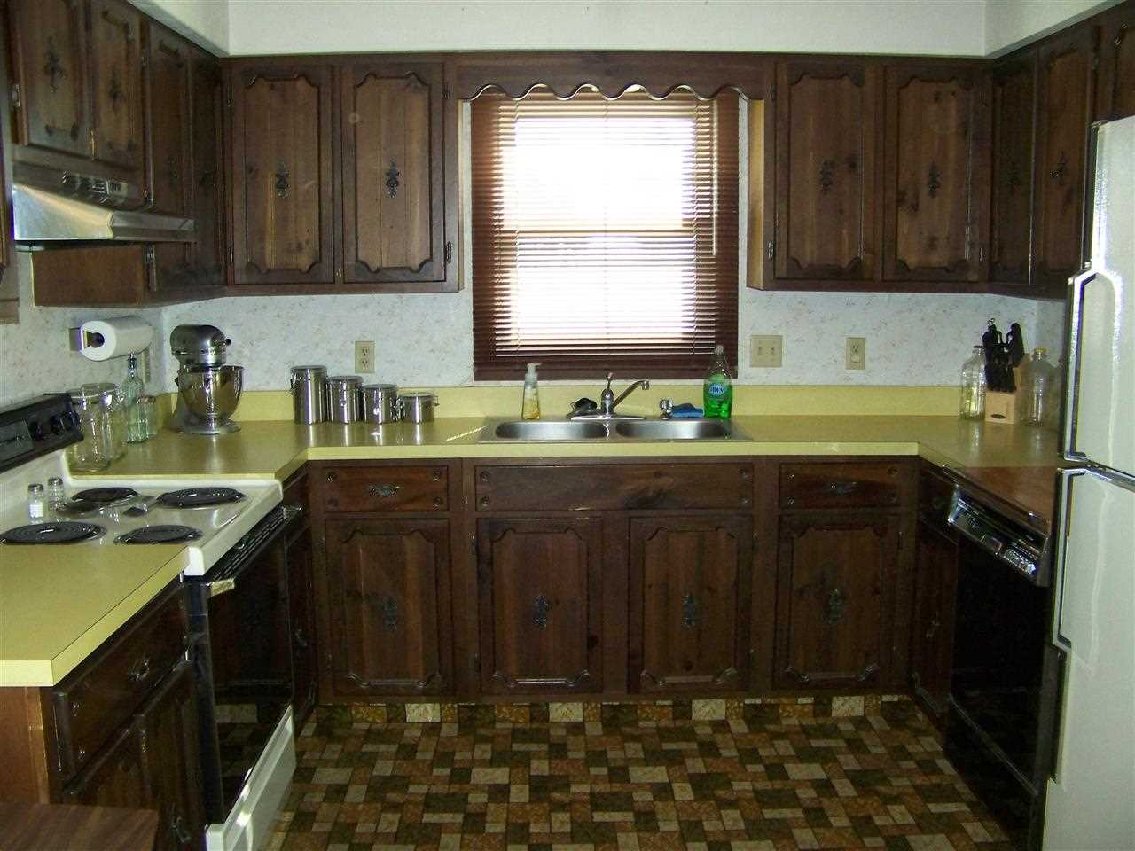 1743 E 550 S, Peru, IN 46970 photo 2