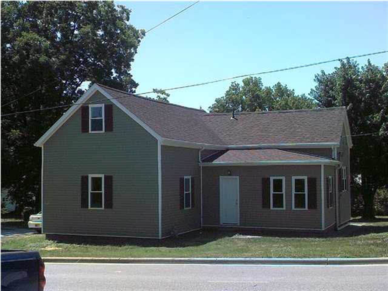 109 W 3rd St, Huntingburg, IN 47542 photo 1