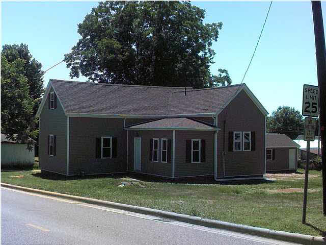 109 W 3rd St, Huntingburg, IN 47542 photo 2