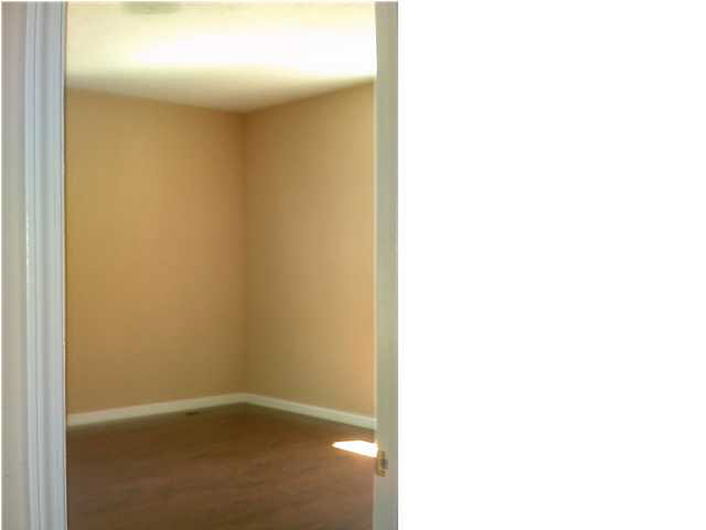 109 W 3rd St, Huntingburg, IN 47542 photo 10
