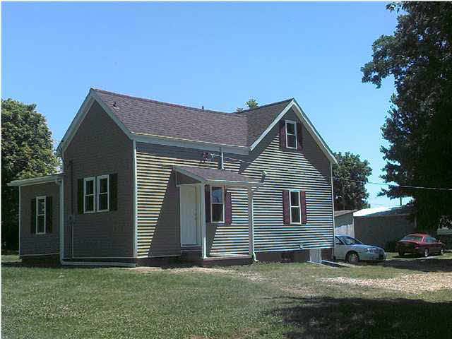 109 W 3rd St, Huntingburg, IN 47542 photo 3