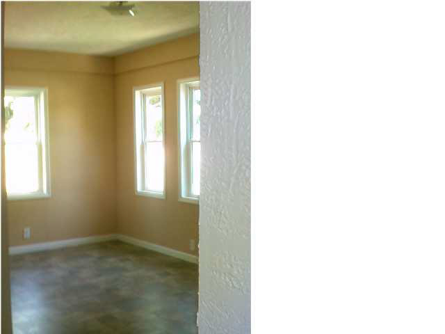 109 W 3rd St, Huntingburg, IN 47542 photo 8