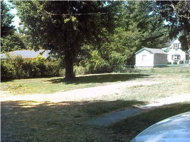 109 W 3rd St, Huntingburg, IN 47542 photo 5