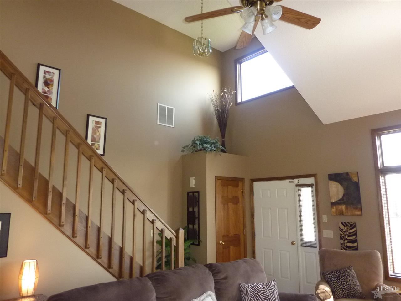10212 Unita Dr, Fort Wayne, IN 46804 photo 2