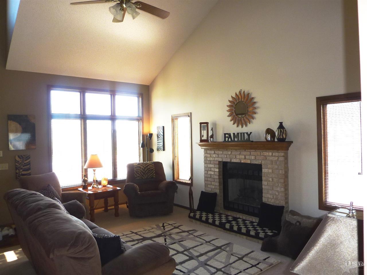 10212 Unita Dr, Fort Wayne, IN 46804 photo 4