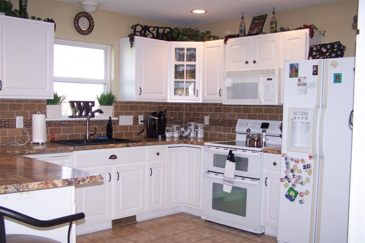 701 Devoe Dr, Sweetser, IN 46987 photo 5