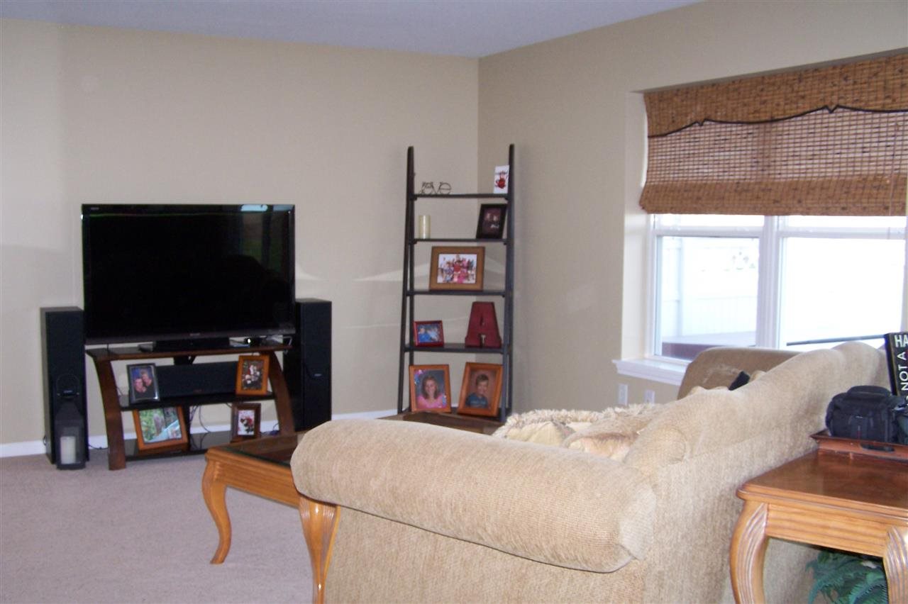 701 Devoe Dr, Sweetser, IN 46987 photo 4