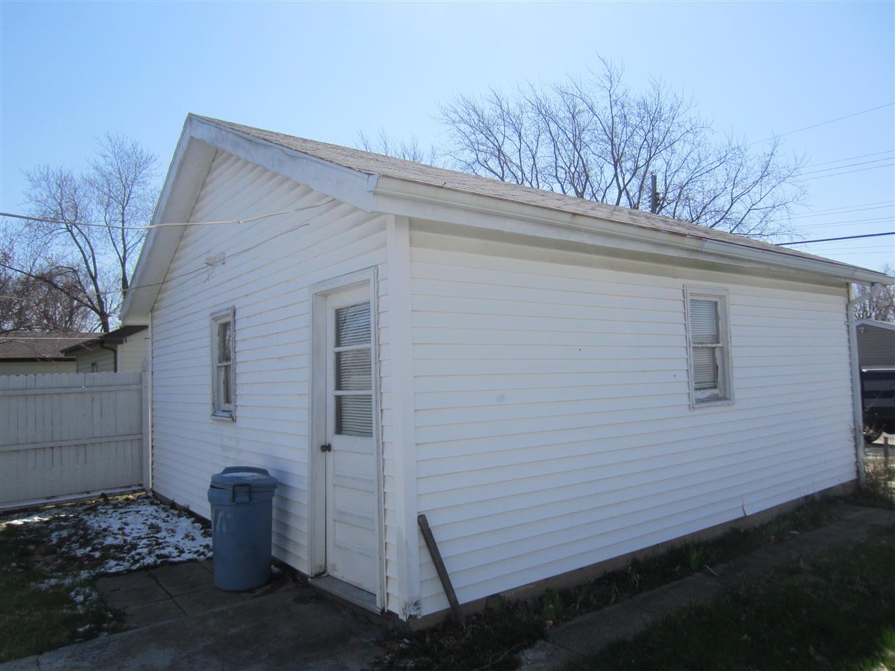 714 E Sherman St, Marion, IN 46952 photo 15