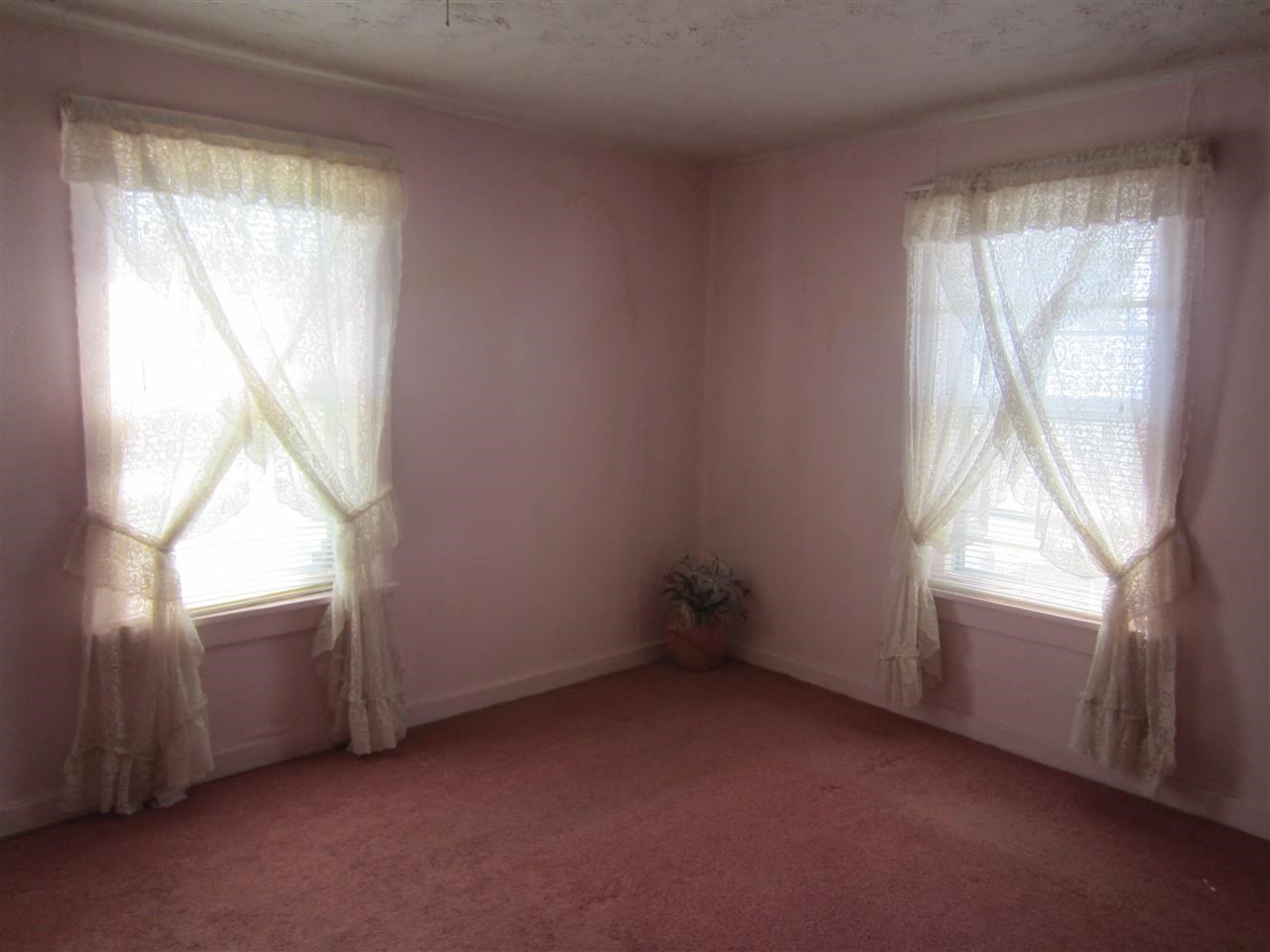 714 E Sherman St, Marion, IN 46952 photo 9