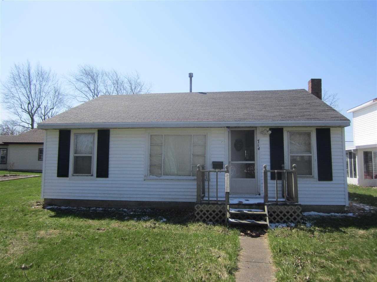 714 E Sherman St, Marion, IN 46952 photo 1