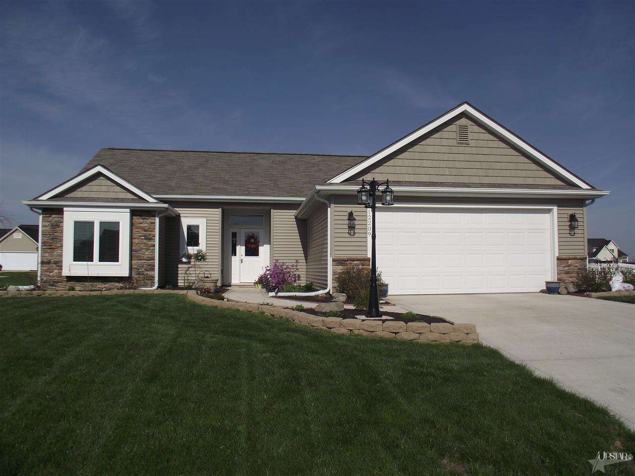12209 Lanai Dr, Fort Wayne, IN 46818 photo 1