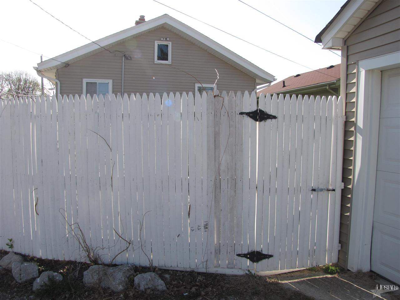 1328 Morton St, Fort Wayne, IN 46805 photo 5