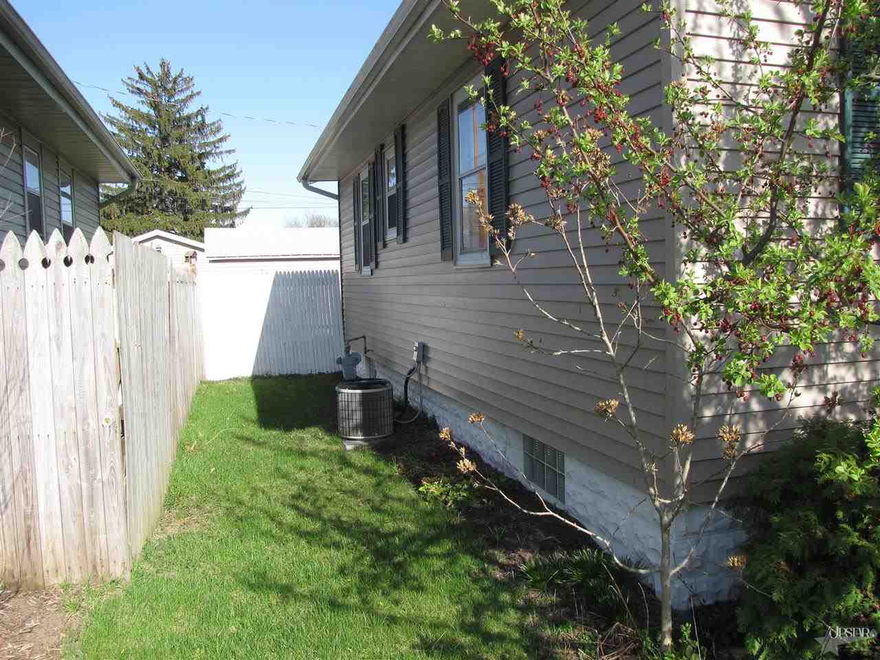 1328 Morton St, Fort Wayne, IN 46805 photo 2