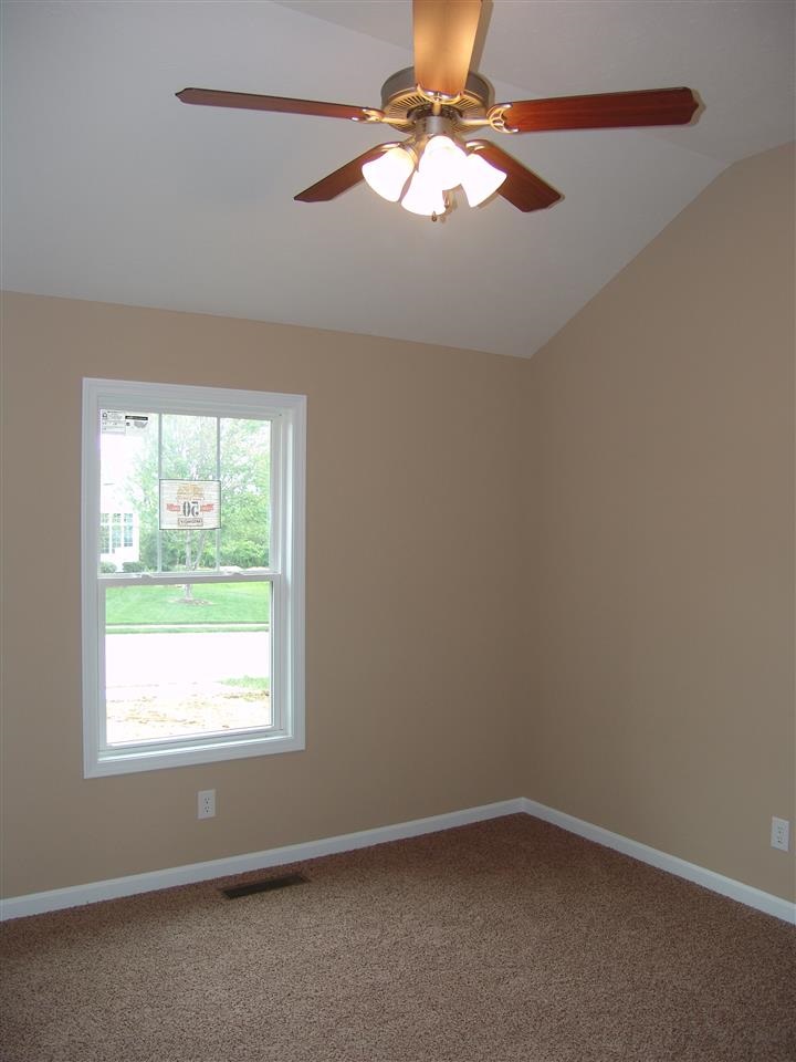 14945 Kingsmont Dr, Evansville, IN 47725 photo 8