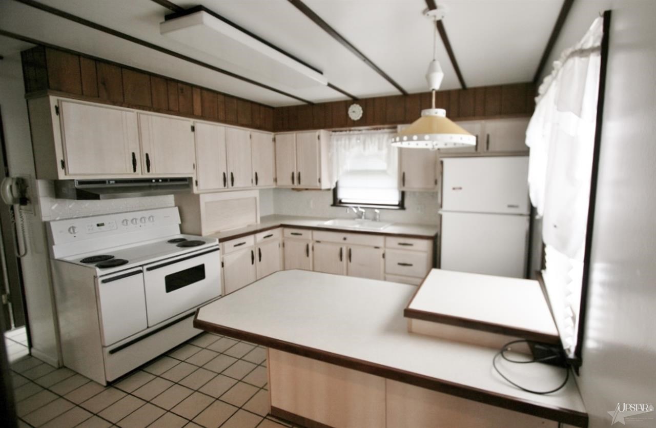 1706 Ardis St, Fort Wayne, IN 46819 photo 4