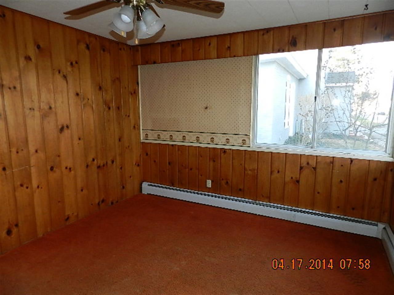 203 E Carroll St, Syracuse, IN 46567 photo 2