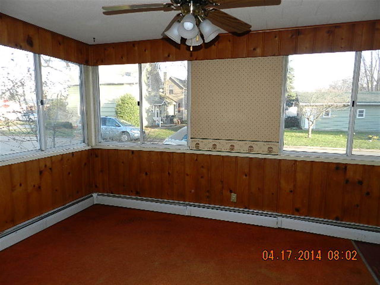 203 E Carroll St, Syracuse, IN 46567 photo 3