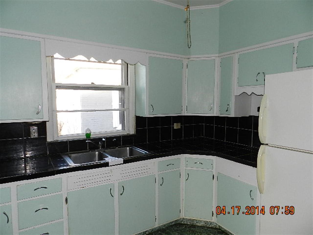 203 E Carroll St, Syracuse, IN 46567 photo 5