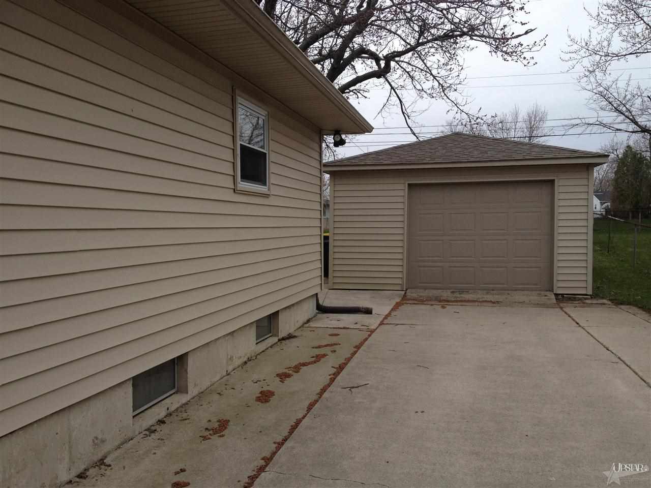 5235 Riviera Dr, Fort Wayne, IN 46825 photo 5