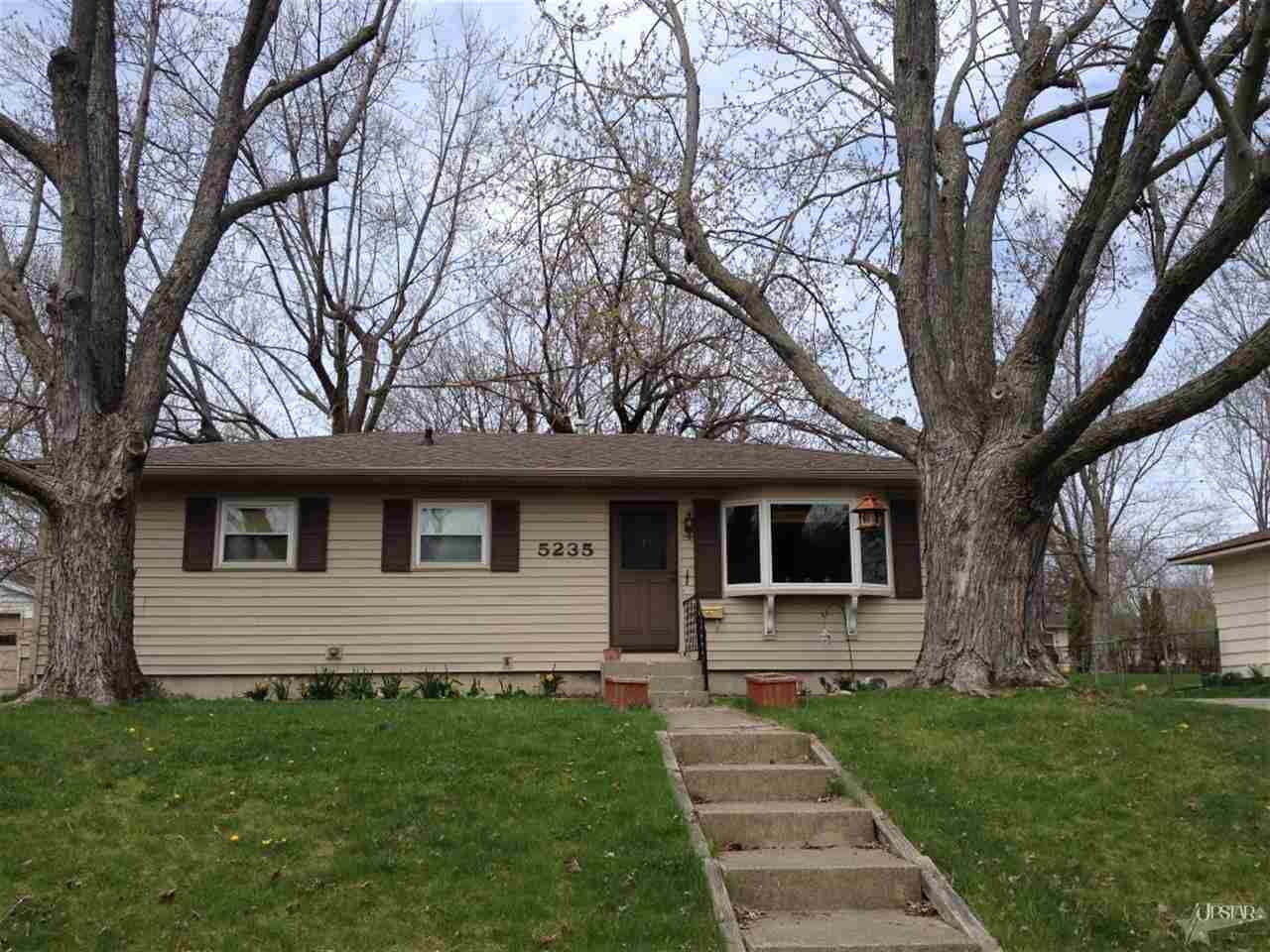 5235 Riviera Dr, Fort Wayne, IN 46825 photo 1