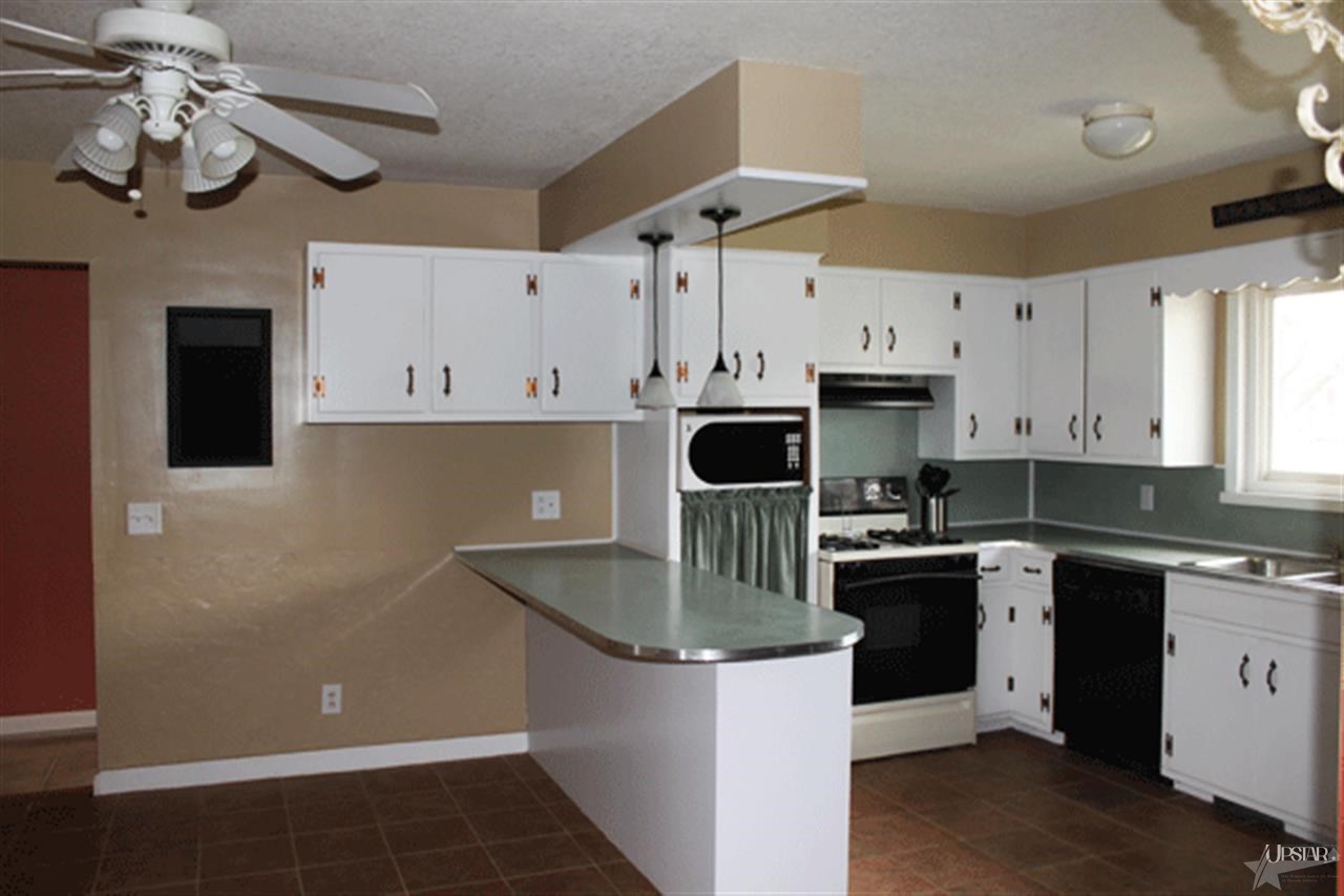 230 W Jackson St, Monroe, IN 46772 photo 10