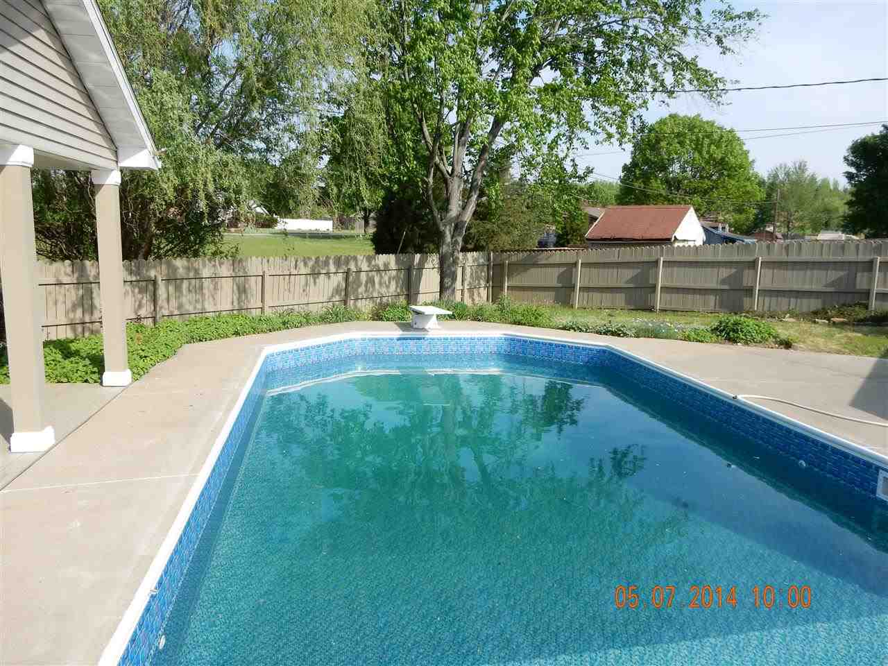 496 Sycamore Mnr, Jasper, IN 47546 photo 3