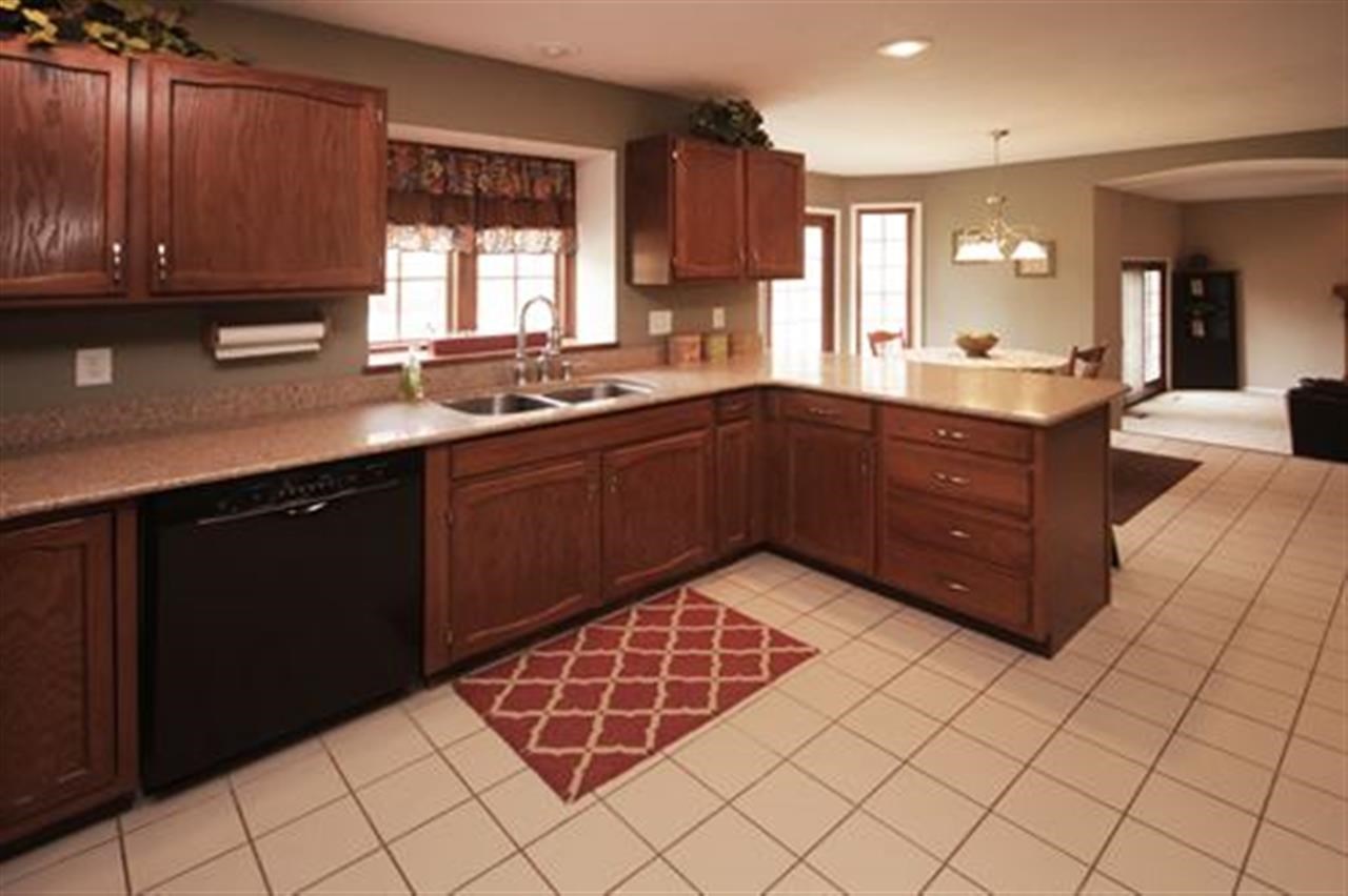 10565 Red Pne, Granger, IN 46530 photo 2