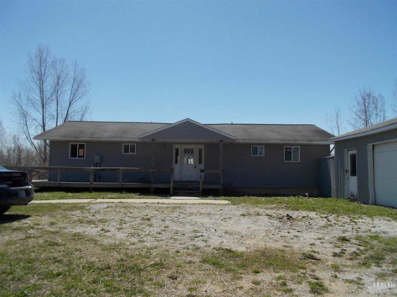 9705 N 1000 E, Kendallville, IN 46755 photo 1